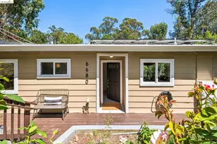 6680 Saroni Dr, Oakland, CA 94611 - Photo 2