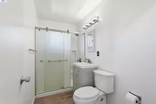4546 Freeway Cir, Sacramento, CA 95841 - Photo 14