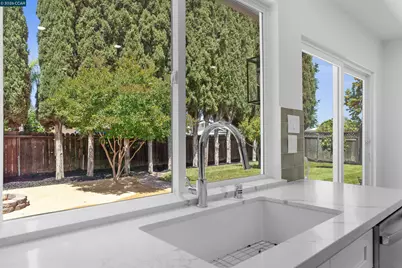 1229 Jensen Dr, Pittsburg, CA 94565 - Photo 10