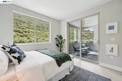6767 Skyview Drive, Oakland, CA 94605 - Photo 52