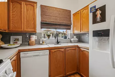 112 A St, Concord, CA 94520 - Photo 12