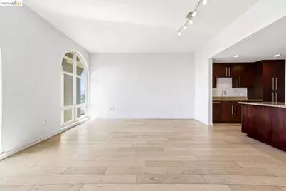 1375 Lick Ave #APT 1026, San Jose, CA 95110 - Photo 2