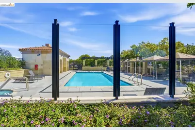 1375 Lick Ave #APT 1026, San Jose, CA 95110 - Photo 30
