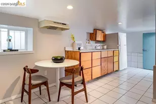 852 46th St, Oakland, CA 94608 - Photo 30