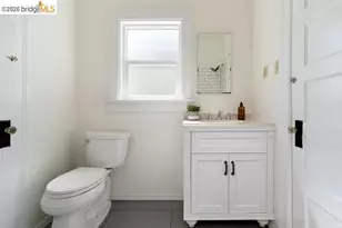 852 46th St, Oakland, CA 94608 - Photo 18