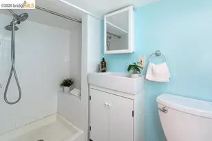 852 46th St, Oakland, CA 94608 - Photo 34