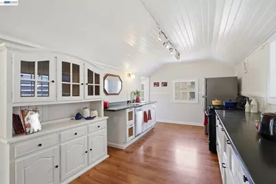 30 Niantic Ave, San Francisco, CA 94132 - Photo 4