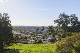 7843 Outlook Ave, Oakland, CA 94605 - Photo 32
