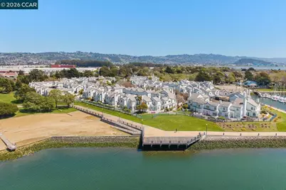 208 Commodore Dr, Richmond, CA 94804 - Photo 2