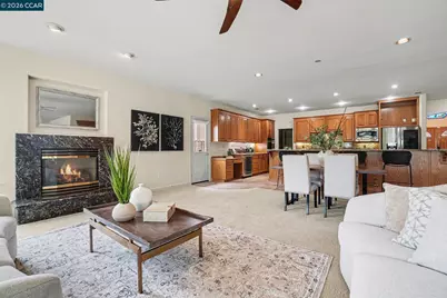 5666 Oakmont Ct, Discovery Bay, CA 94505 - Photo 10