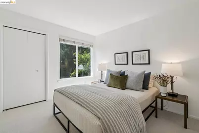 154 Marina Lakes Dr, Richmond, CA 94804 - Photo 18