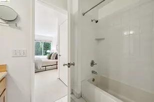 154 Marina Lakes Dr, Richmond, CA 94804 - Photo 26
