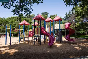 1162 Ridgewood Dr, Concord, CA 94518 - Photo 32