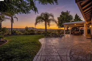 179 Country Club Dr, Brentwood, CA 94513 - Photo 2