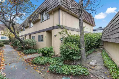 10401 Shaw St #401, Oakland, CA 94605 - Photo 1