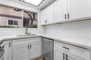 10401 Shaw St, Oakland, CA 94605 - Photo 18