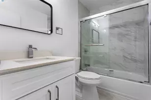 10401 Shaw St, Oakland, CA 94605 - Photo 26