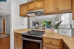1040 Village Oaks, Martinez, CA 94553 - Photo 10