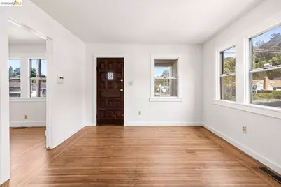 3986 Delmont Ave, Oakland, CA 94605 - Photo 10