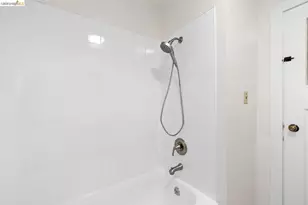 3986 Delmont Ave, Oakland, CA 94605 - Photo 22