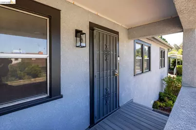 3986 Delmont Ave, Oakland, CA 94605 - Photo 6