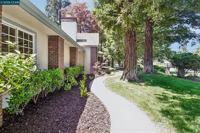 31 Tierra Verde Ct, Walnut Creek, CA 94598 - Photo 8