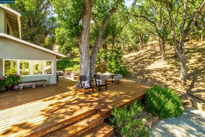 3348 Walnut Ln, Lafayette, CA 94549 - Photo 4