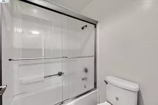 6400 Christie Ave, Emeryville, CA 94608 - Photo 22