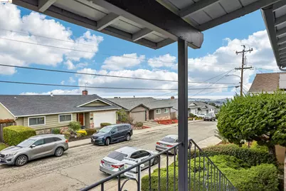 85 Edgemont Way, Oakland, CA 94605 - Photo 4