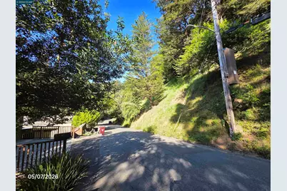 6386 Longcroft Dr, Oakland, CA 94603 - Photo 2