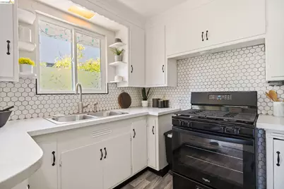 908 Prospect Ave, Oakland, CA 94610 - Photo 16