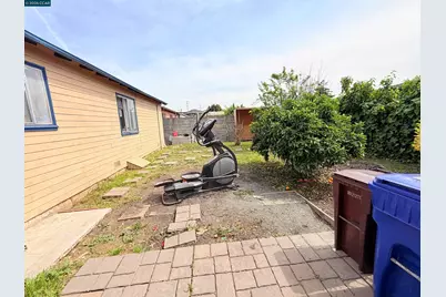 238 Fitzpatrick Rd, Oakland, CA 94603 - Photo 18