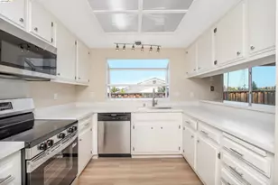 2411 Los Prados Way, Antioch, CA 94509 - Photo 12