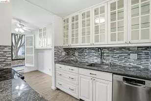 2 Admiral Dr, Emeryville, CA 94608 - Photo 24