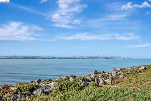 2 Admiral Dr, Emeryville, CA 94608 - Photo 6
