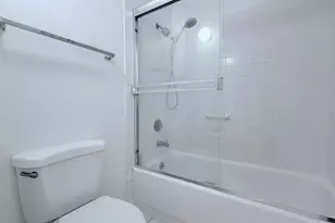 8 Admiral Dr, Emeryville, CA 94608 - Photo 16