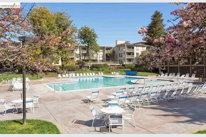 8 Admiral Dr. #A232, Emeryville, CA 94608 - Photo 24