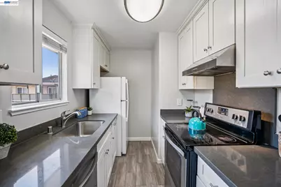 2297 Medallion Dr #4, Union City, CA 94587 - Photo 8