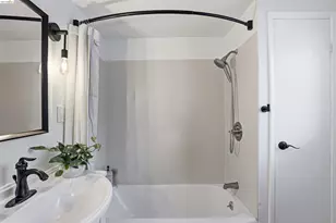2237 Trafalgar Pl, Oakland, CA 94611 - Photo 28