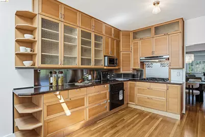 2237 Trafalgar Pl, Oakland, CA 94611 - Photo 12