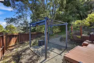 2237 Trafalgar, Oakland, CA 94611 - Photo 40