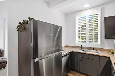 2237 Trafalgar Pl, Oakland, CA 94611 - Photo 46