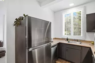 2237 Trafalgar Pl, Oakland, CA 94611 - Photo 46
