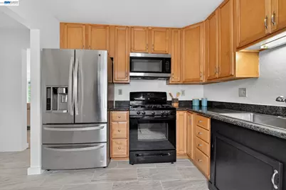 24657 Leona Dr, Hayward, CA 94542 - Photo 22