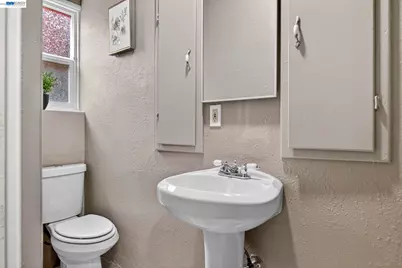 24657 Leona Dr, Hayward, CA 94542 - Photo 24