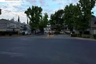 299 Shasta Dr, Vacaville, CA 95687 - Photo 1