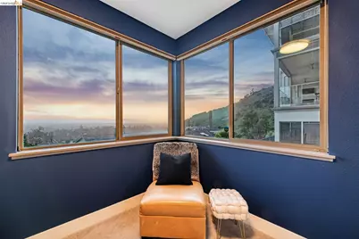6739 Skyview Dr, Oakland, CA 94605 - Photo 58
