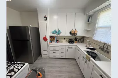 2100 5th Ave, Oakland, CA 94606 - Photo 16