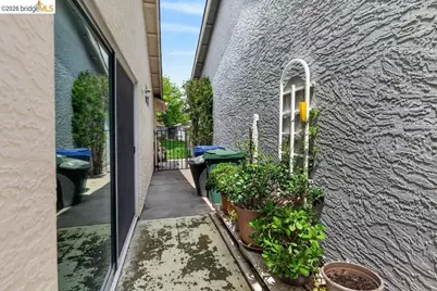 7590 Suncountry Ln, Sacramento, CA 95828 - Photo 38