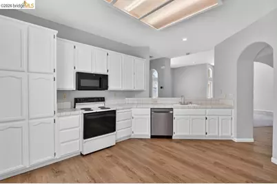 7590 Suncountry Ln, Sacramento, CA 95828 - Photo 18